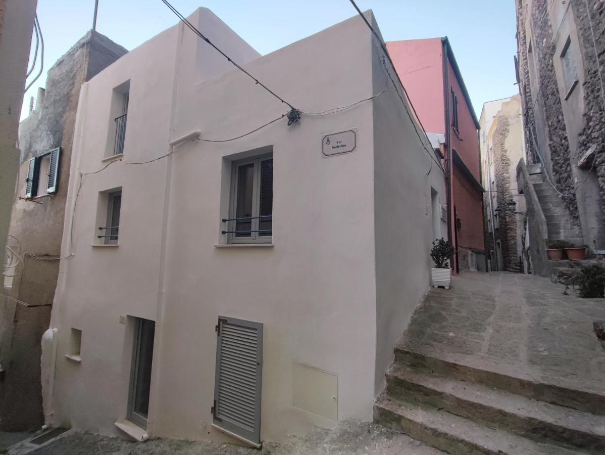 Bed and Breakfast Residenza Nel Borgo L'Appusentu Castelsardo Esterno foto